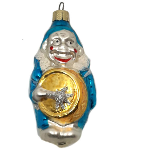 Clown with drum