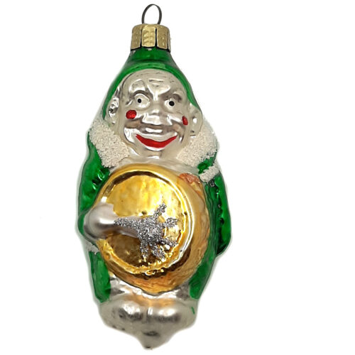 Clown with drum