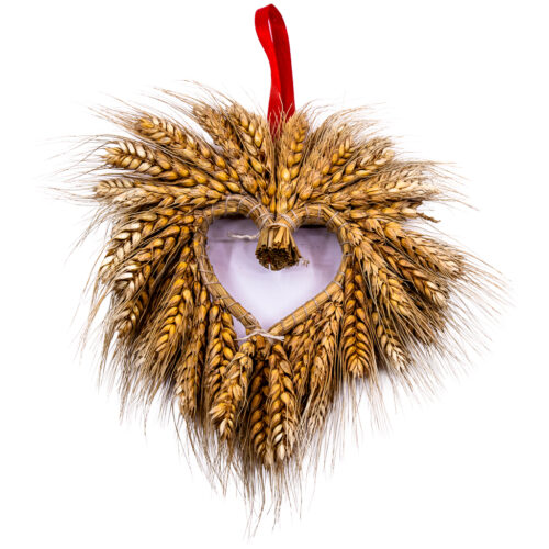 Straw jewelry heart